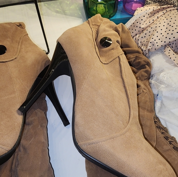 Frederick's of Hollywood Thigh high boot - Picture 6 of 6